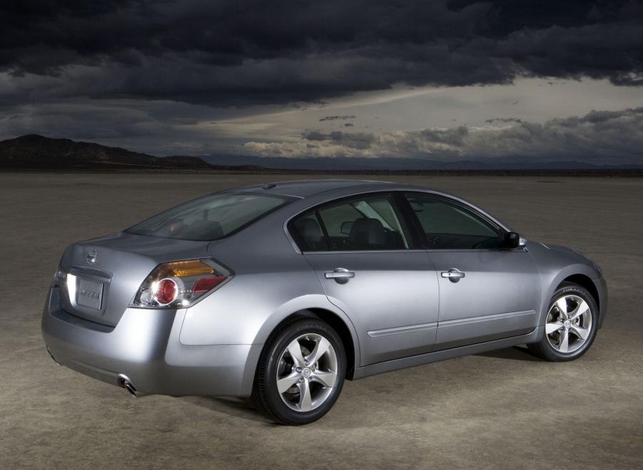  Nissan Altima V6 2007 года  (фото 33 из 37)